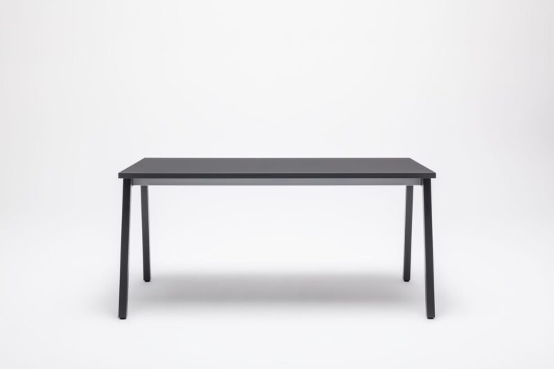 biurko-z-grafitowym-blatem biurko-z-grafitowym-blatem