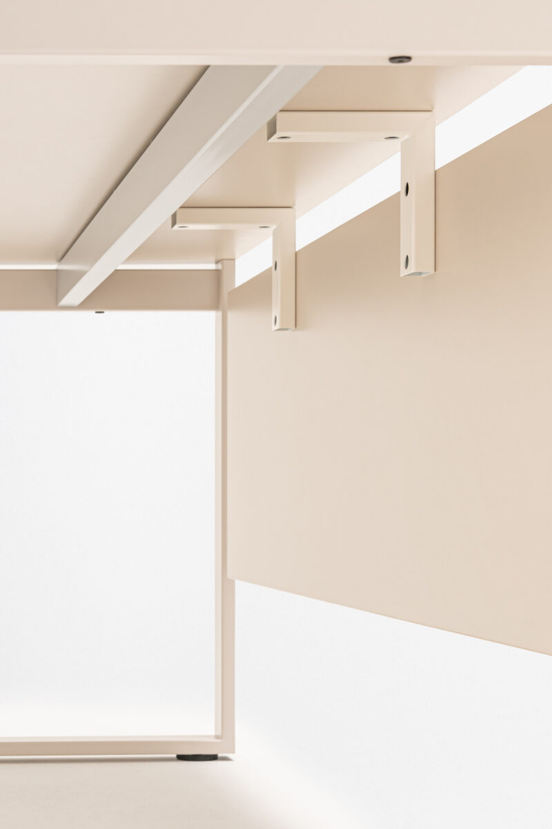 desk ogi q 174-beige ral0608005 (11) desk ogi q 174-beige ral0608005 (11)