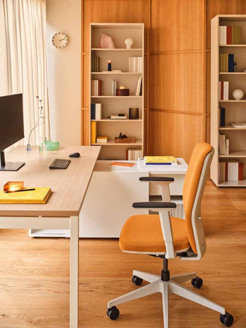 desk_ogi_y_mdd_canadian_oak_storage_bookcase_standard_canadian_oak_seating_chair_evo_gr62016_2_ desk_ogi_y_mdd_canadian_oak_storage_bookcase_standard_canadian_oak_seating_chair_evo_gr62016_2_