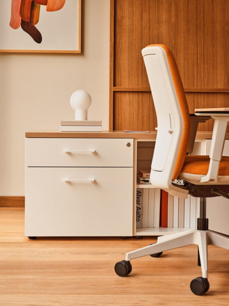 seating_chair_evo_gr62016_desk_ogi_w_mdd_canadian_oak seating_chair_evo_gr62016_desk_ogi_w_mdd_canadian_oak